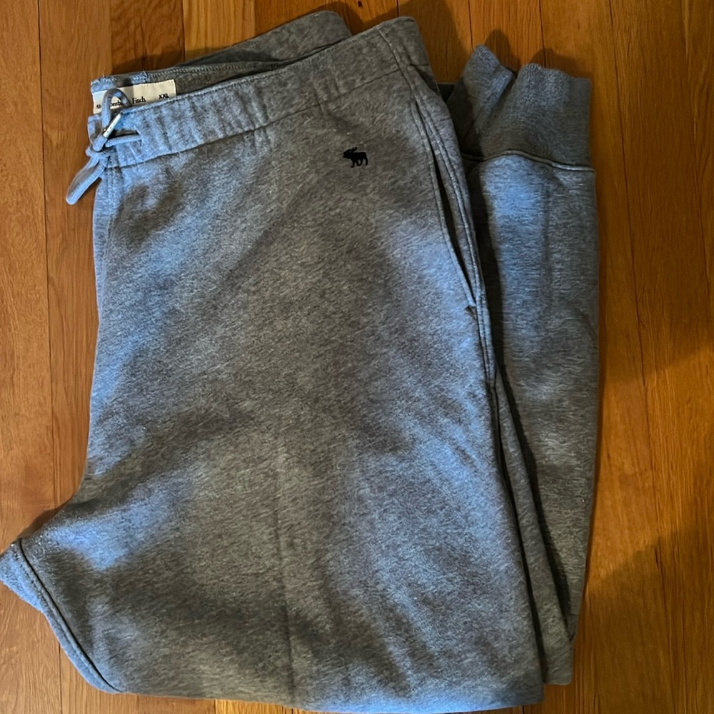 Unisex Abercrombie & fitch jogger sweatpants.